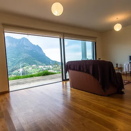 Holiday home Moradia Penha D' Aguia Porto Da Cruz